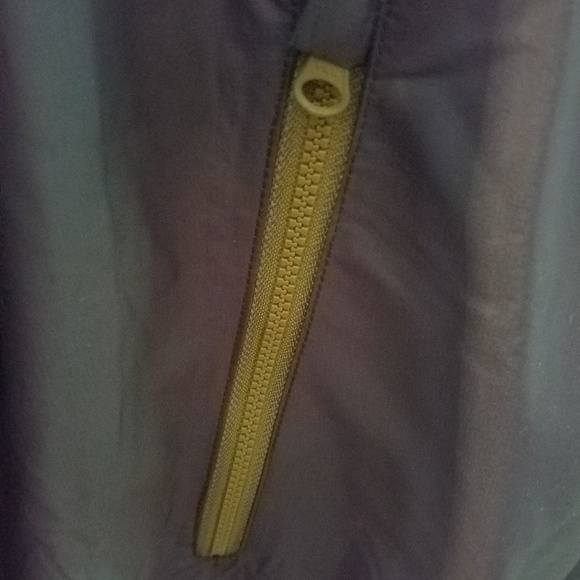 Last one Men's Nike Windrunner Jacket (Olive & Green) - Picture 8 of 8